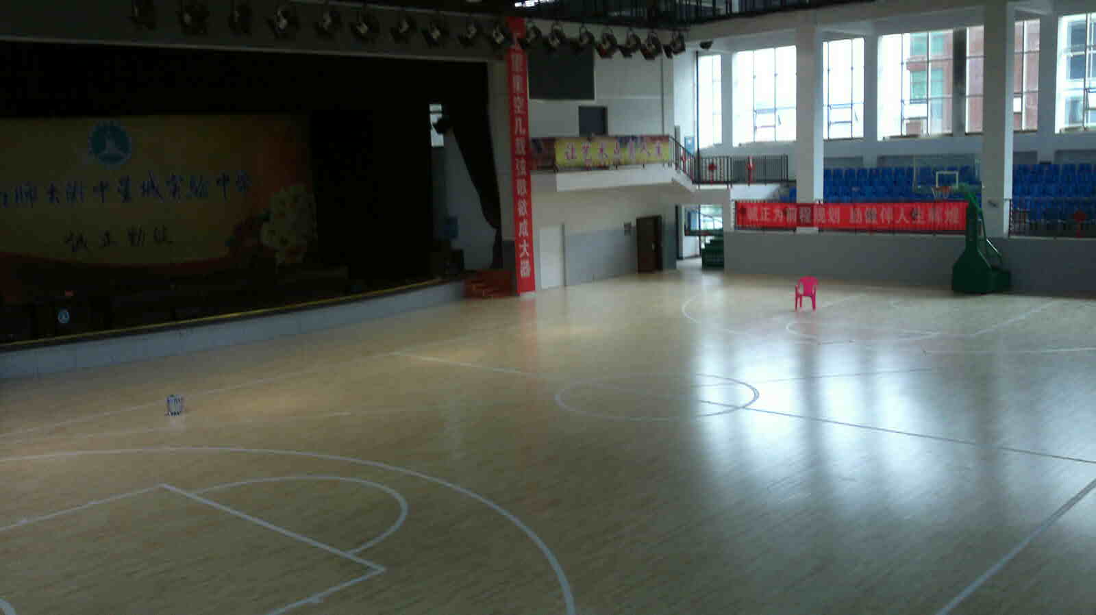 长沙市新城中学室内篮球场木地板