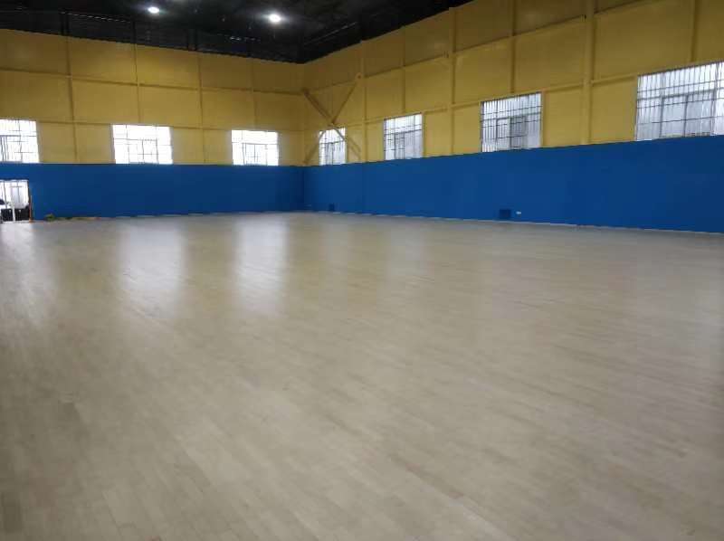 云南曲靖城郊检察院双层龙骨篮球木地板完工