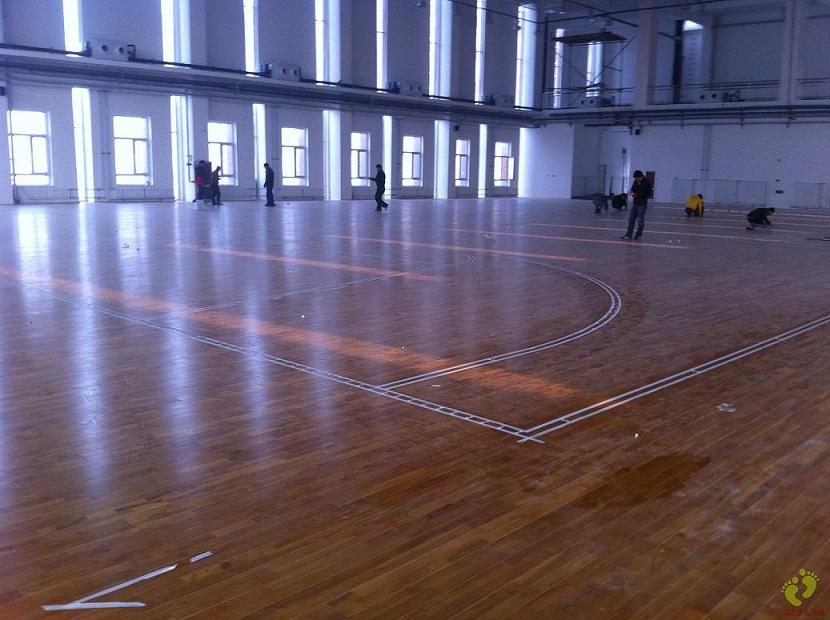 欧氏地板为天津商务学院铺设篮球场木地板