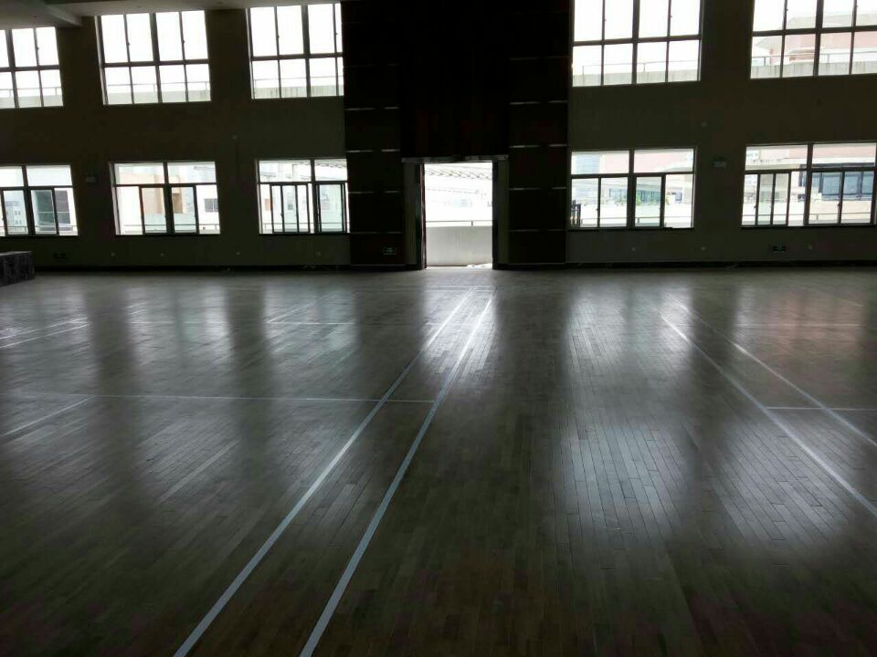 温州市鹿城区实验小学羽毛球馆运动木地板铺设工程案例1