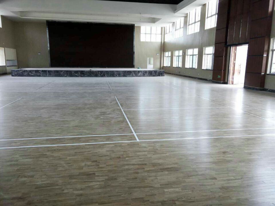温州市鹿城区实验小学羽毛球馆运动木地板铺设工程案例2