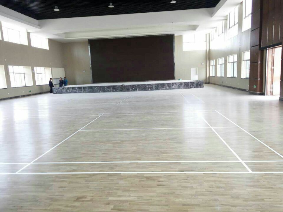 温州市鹿城区实验小学羽毛球馆运动木地板铺设工程案例3