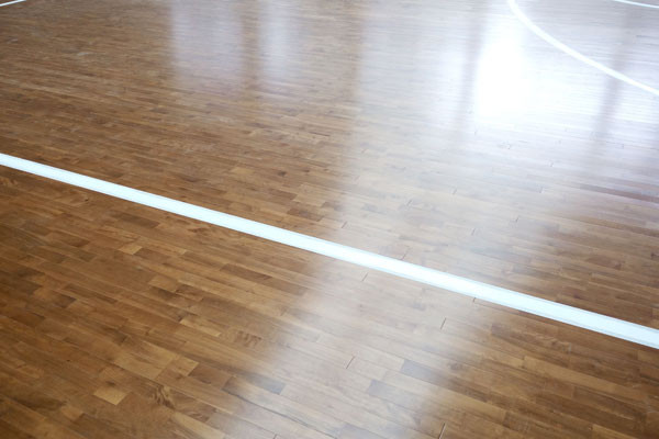 成都彭州市体育中心篮球馆运动木地板铺设效果图3