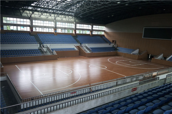 成都彭州市体育中心篮球馆运动木地板铺设效果图5