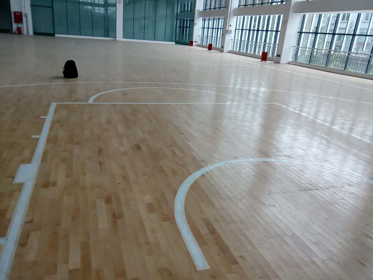 贵州省篮球馆运动木地板案例